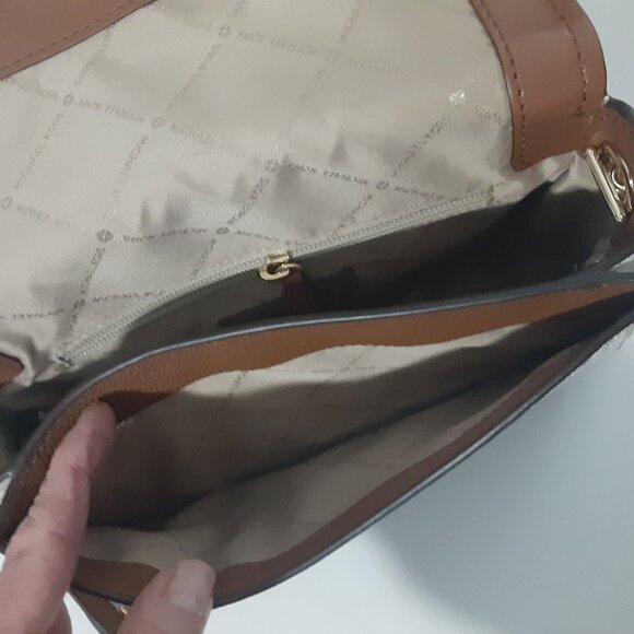 Micael Kors - Wanda Bag - Picture 4 of 8